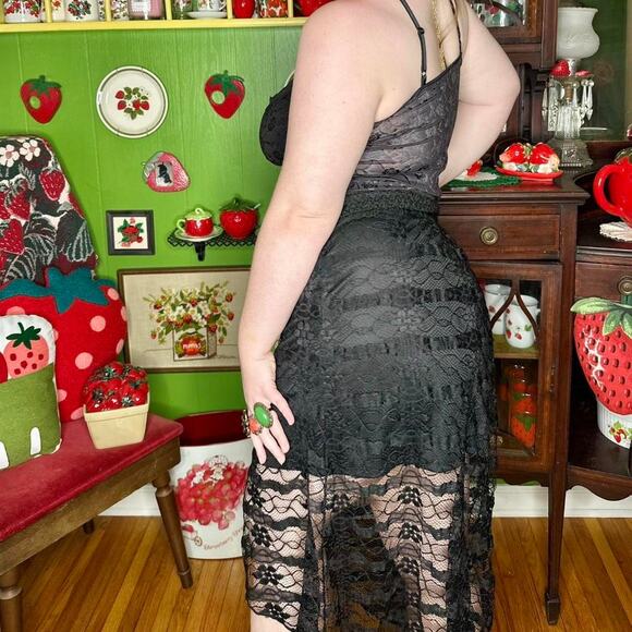 Whimsigoth grunge boho asymmetrical hi-low black sheer floral lace midi skirt - Picture 3 of 6